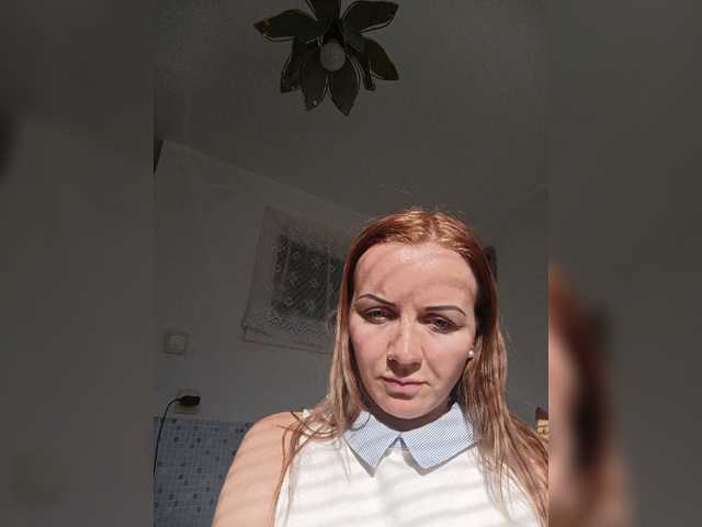Alenushka888 live cam on BongaCams