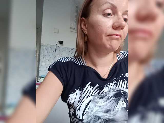 Alenushka888 live cam on BongaCams