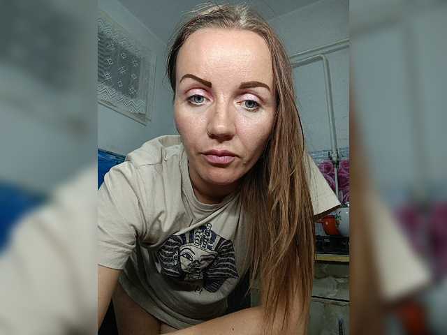 Alenushka888 live cam on BongaCams