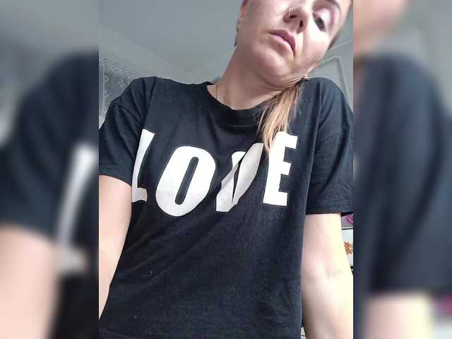 Alenushka888 live cam on BongaCams