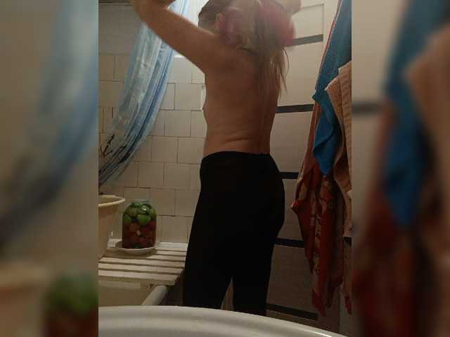 Alenushka888 live cam on BongaCams
