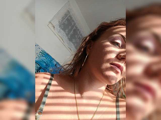 Alenushka888 live cam on BongaCams