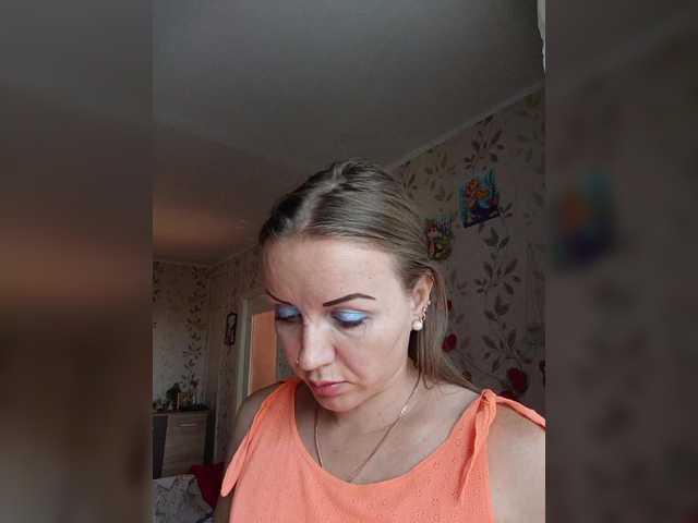 Alenushka888 live cam on BongaCams