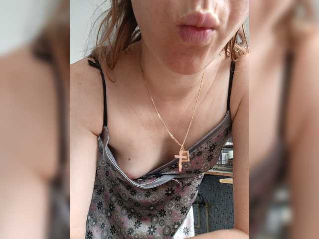Alenushka888 live cam on BongaCams