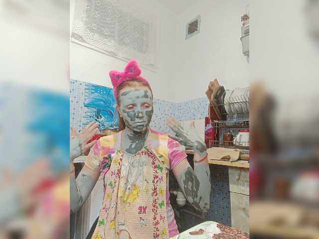 Alenushka888 live cam on BongaCams