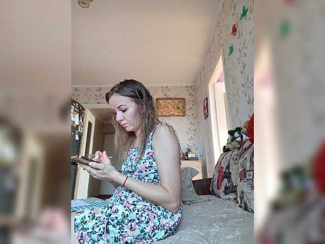 Alenushka888 live cam on BongaCams