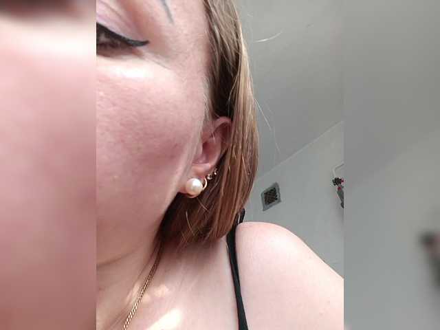 Alenushka888 live cam on BongaCams