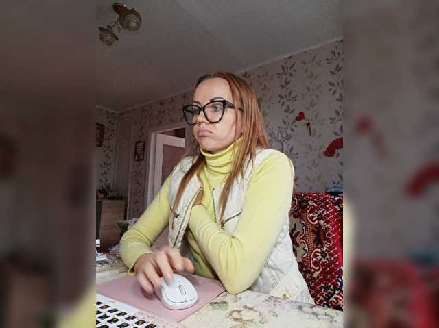 Alenushka888 live cam on BongaCams