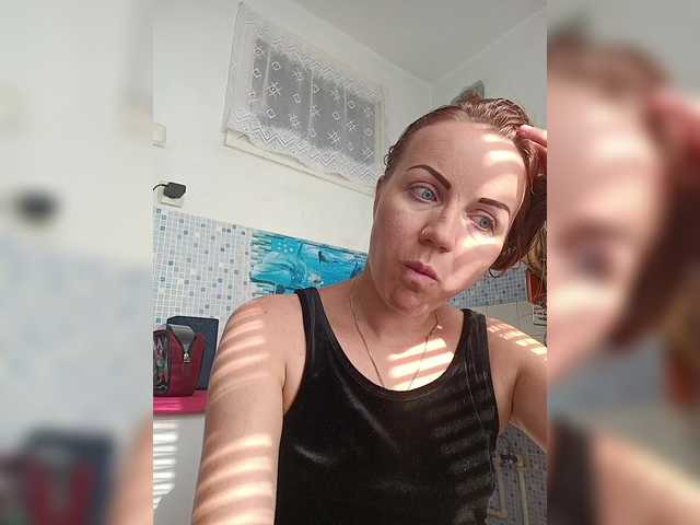 Alenushka888 live cam on BongaCams