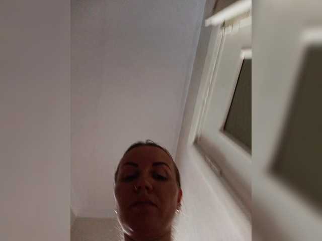 Alenushka888 live cam on BongaCams