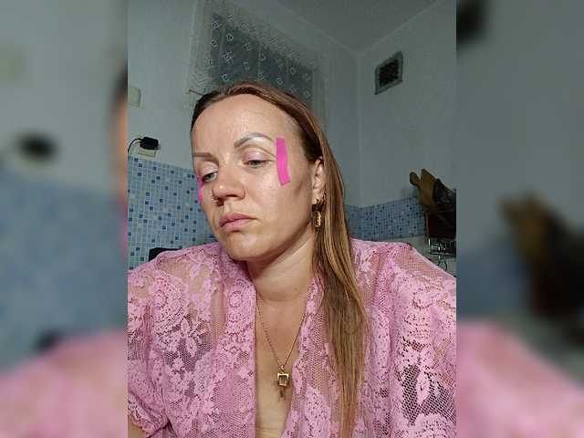 Alenushka888 live cam on BongaCams