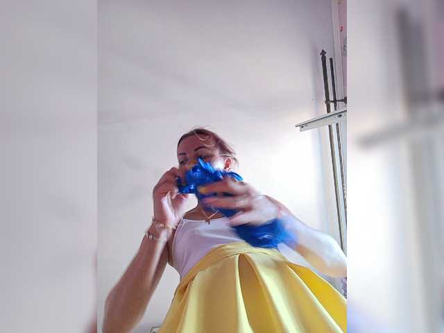 Alenushka888 live cam on BongaCams