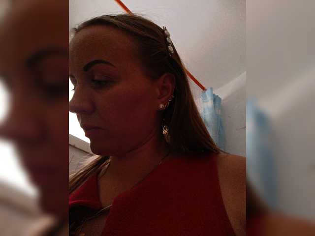 Alenushka888 live cam on BongaCams
