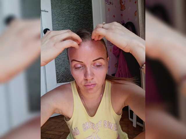 Alenushka888 live cam on BongaCams