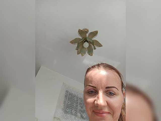 le modèle -NeZabudka est en webcam porno dans un show sur le site bongacams, il possède les tags suivants: White/Caucasian,Blonde,Shaved