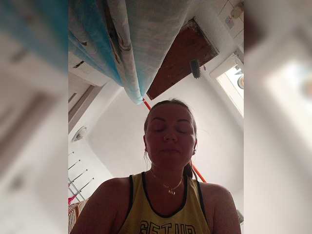 Alenushka888 live cam on BongaCams