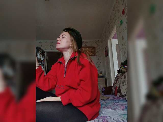 Alenushka888 live cam on BongaCams