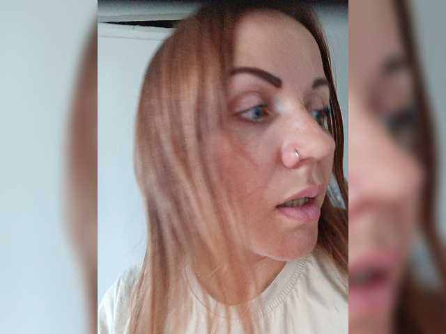 Alenushka888 live cam on BongaCams