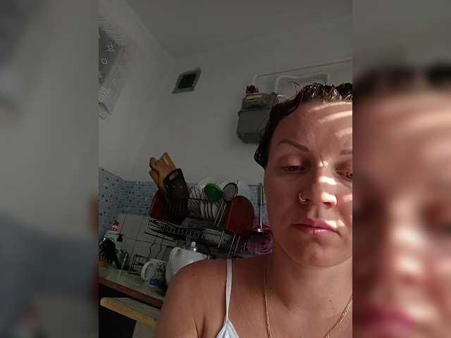 Alenushka888 live cam on BongaCams