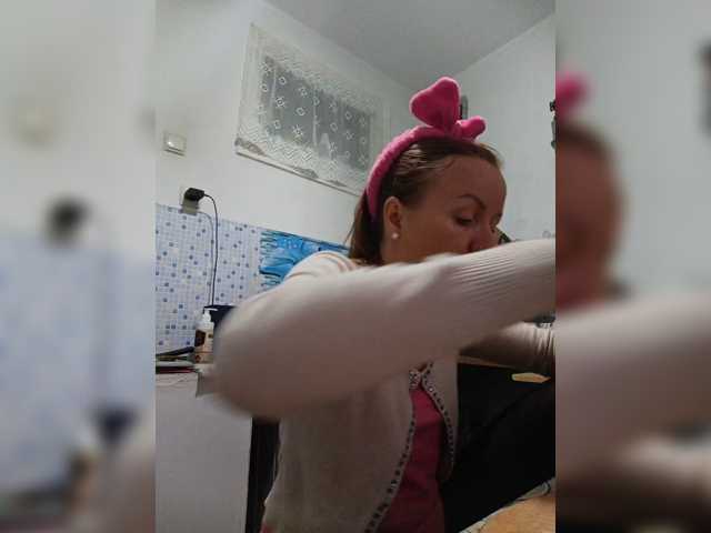 Alenushka888 live cam on BongaCams