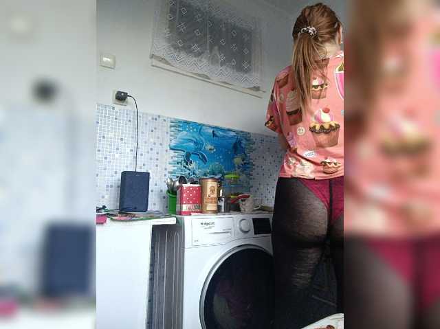 Alenushka888 live cam on BongaCams