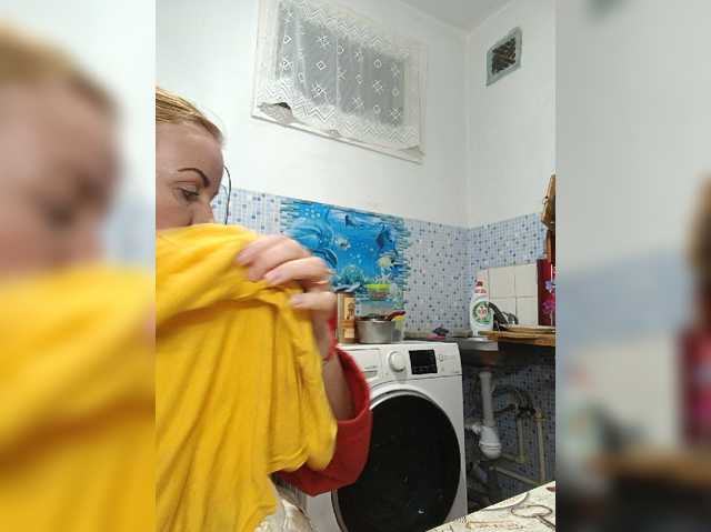 Alenushka888 live cam on BongaCams