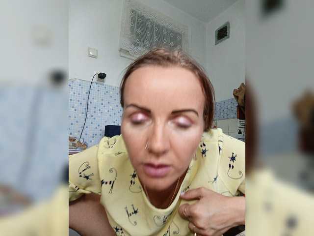 Alenushka888 live cam