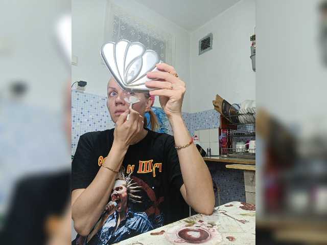 Alenushka888 live cam on BongaCams