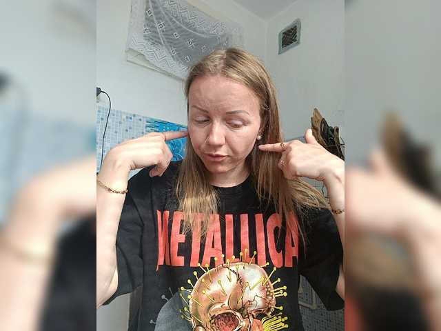 Alenushka888 live cam on BongaCams