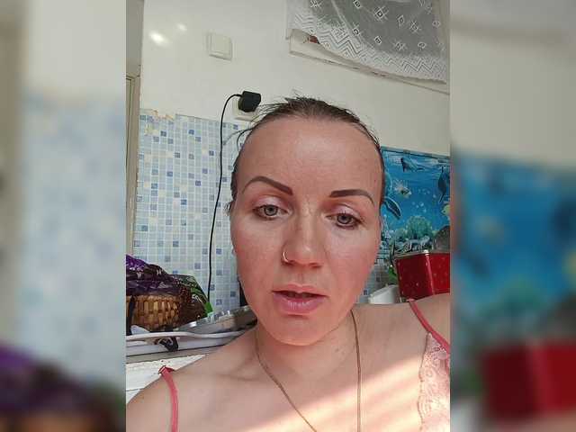 Alenushka888 live cam on BongaCams