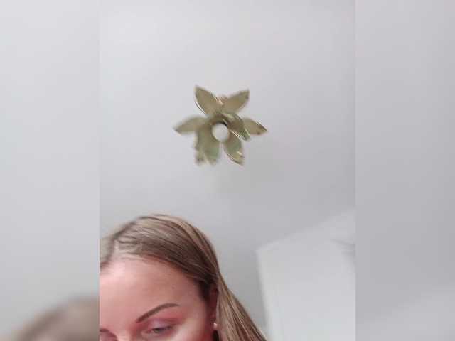 Alenushka888 live cam on BongaCams