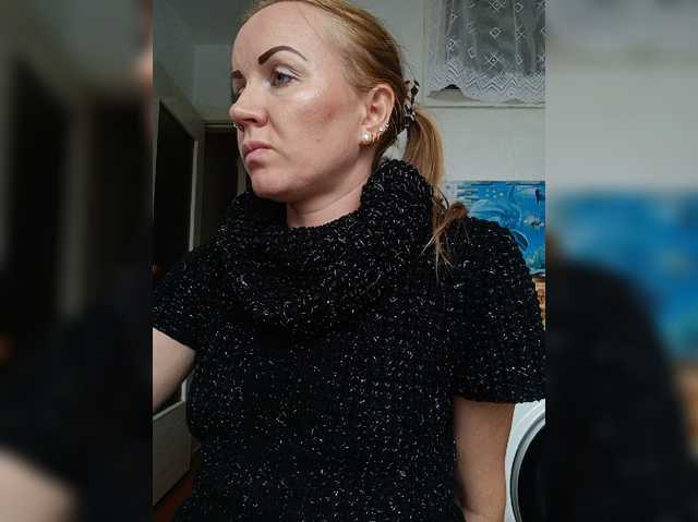 Alenushka888 live cam on BongaCams