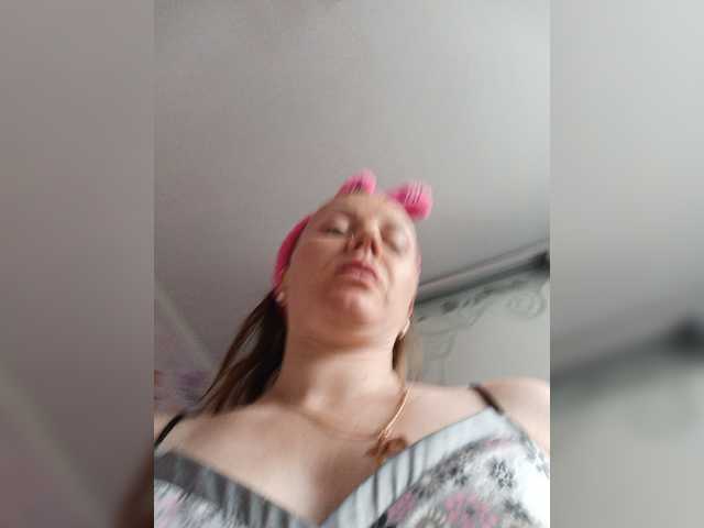 Alenushka888 live cam on BongaCams