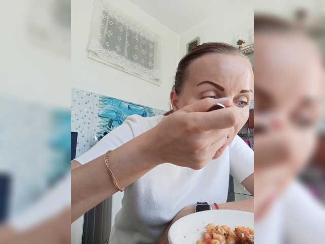 Alenushka888 live cam on BongaCams