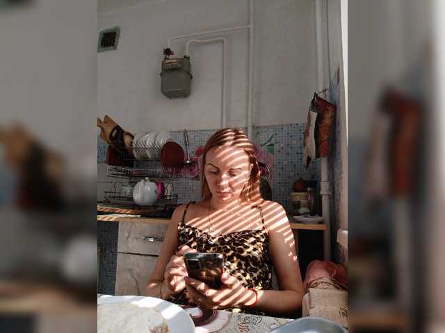 Alenushka888 live cam on BongaCams