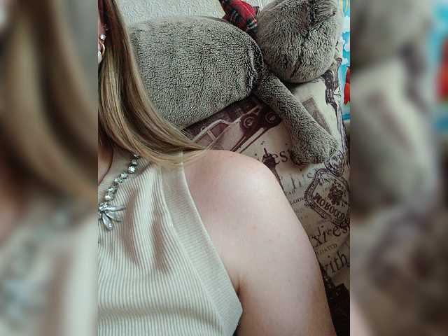 Alenushka888 live cam on BongaCams