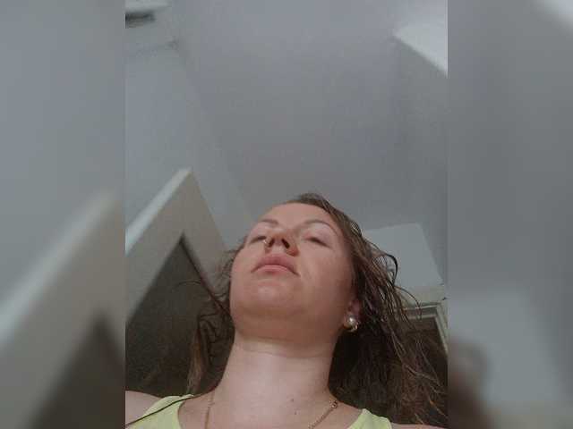 Alenushka888 live cam on BongaCams