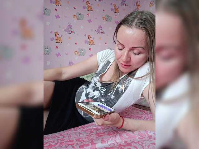 Alenushka888 live cam on BongaCams