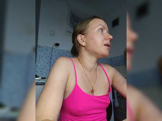 Alenushka888 live cam on BongaCams