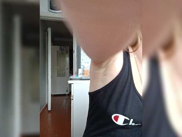Alenushka888 live cam on BongaCams