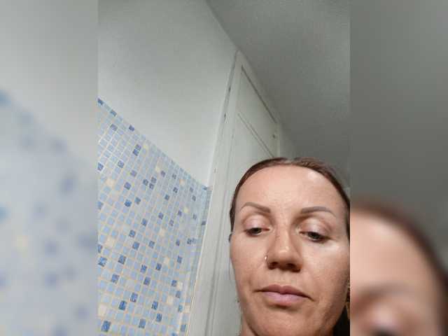 Alenushka888 live cam on BongaCams