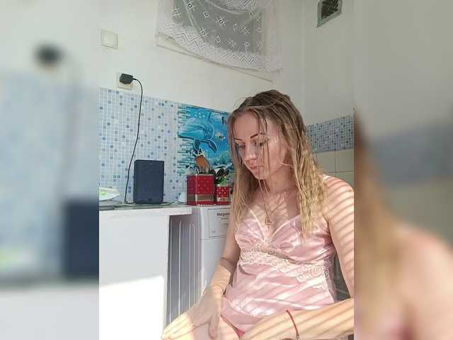 Alenushka888 live cam on BongaCams