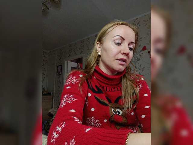 Alenushka888 live cam on BongaCams