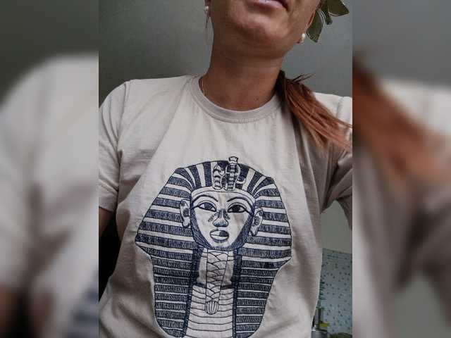 Alenushka888 live cam on BongaCams