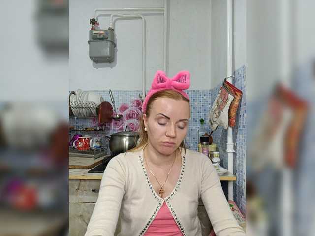 Alenushka888 live cam on BongaCams