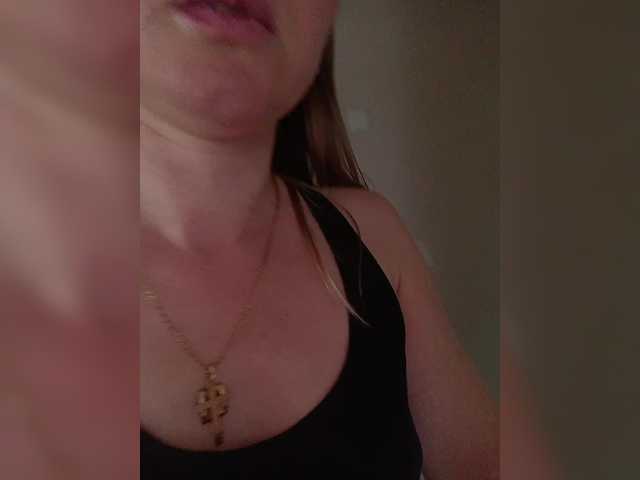 Alenushka888 live cam on BongaCams