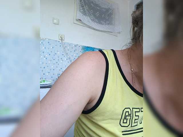 Alenushka888 live cam on BongaCams