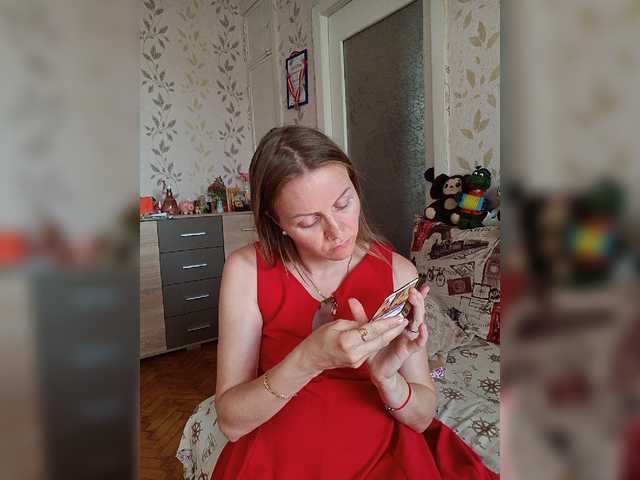 Alenushka888 live cam on BongaCams