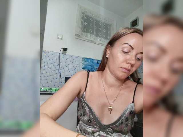 Alenushka888 live cam on BongaCams