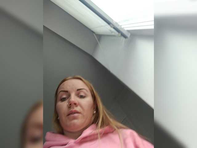 -NeZabudka live cam on BongaCams